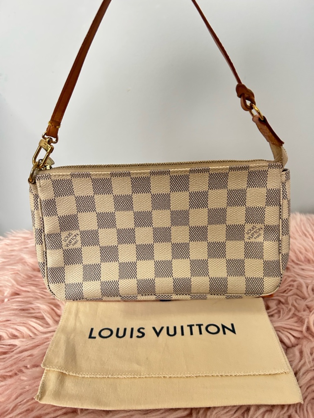 LV Pochette Azur Bag